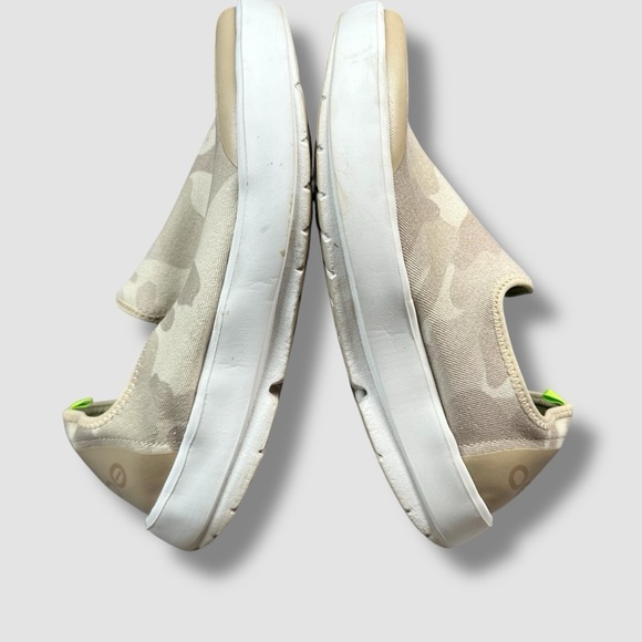 Oofos OOmg eeZee Low Women’s Size 10 Slip On Comfort Sneaker Tan Camouflage - Picture 3 of 10
